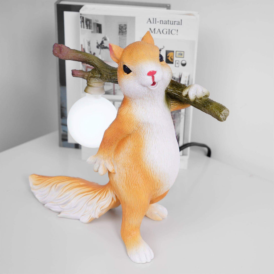 Dekorative Eichhörnchen Tischlampe mit LED