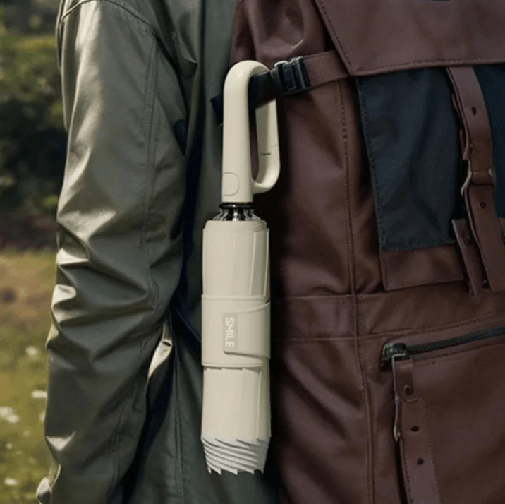 Sturmsicherer Regenschirm mit Reflektoren
