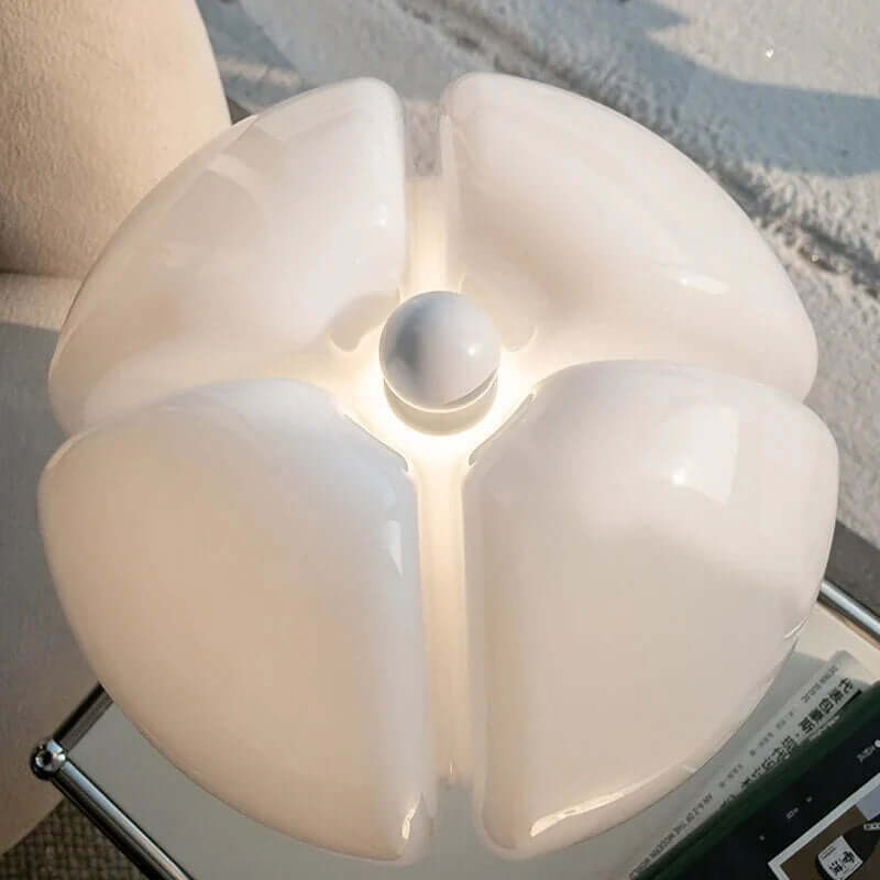 Höhenverstellbare Design-Tischlampe