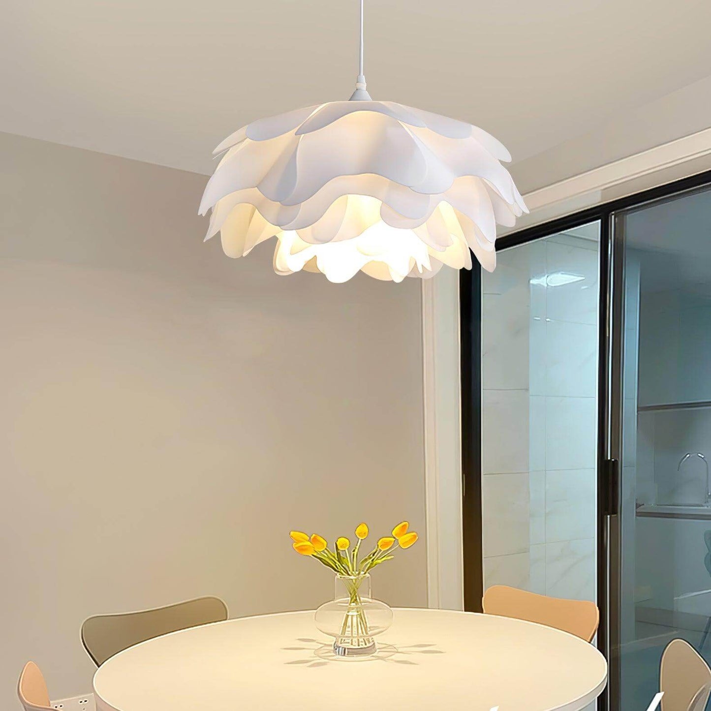 Blumenförmige LED Pendelleuchte Weiß