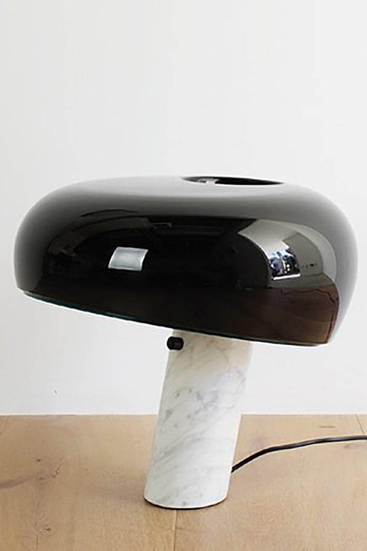 Lampe de table design en marbre