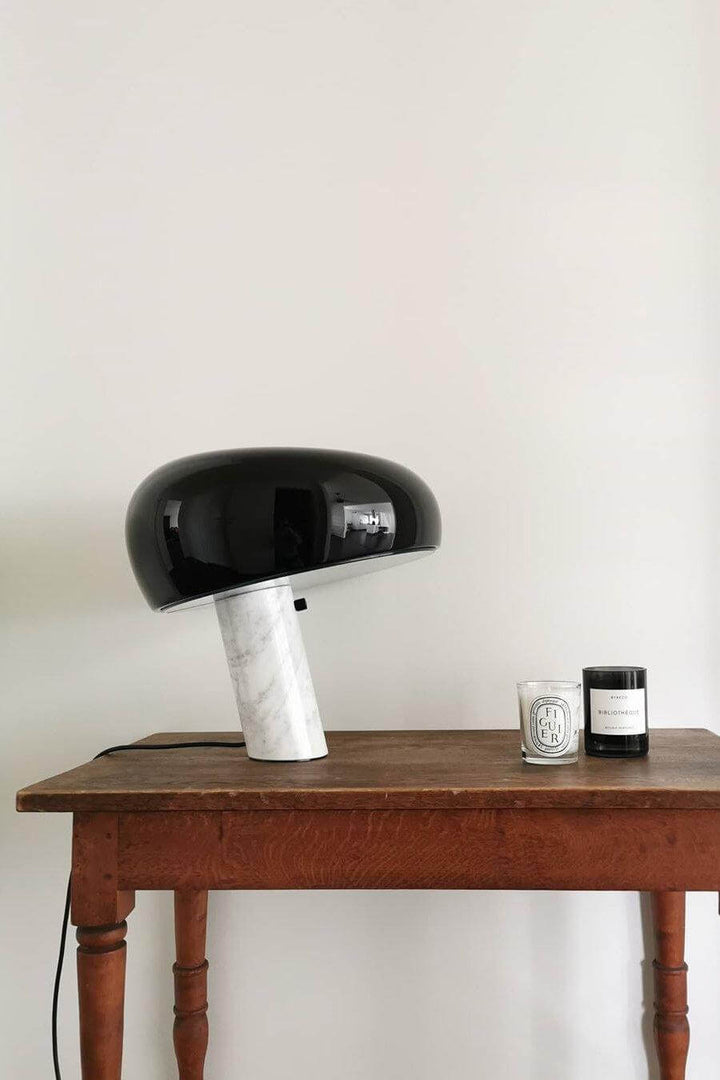 Lampe de table design en marbre