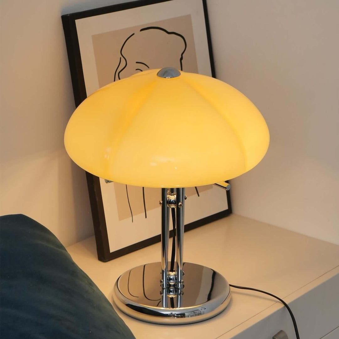 Lampe de table design champignon en verre ambré