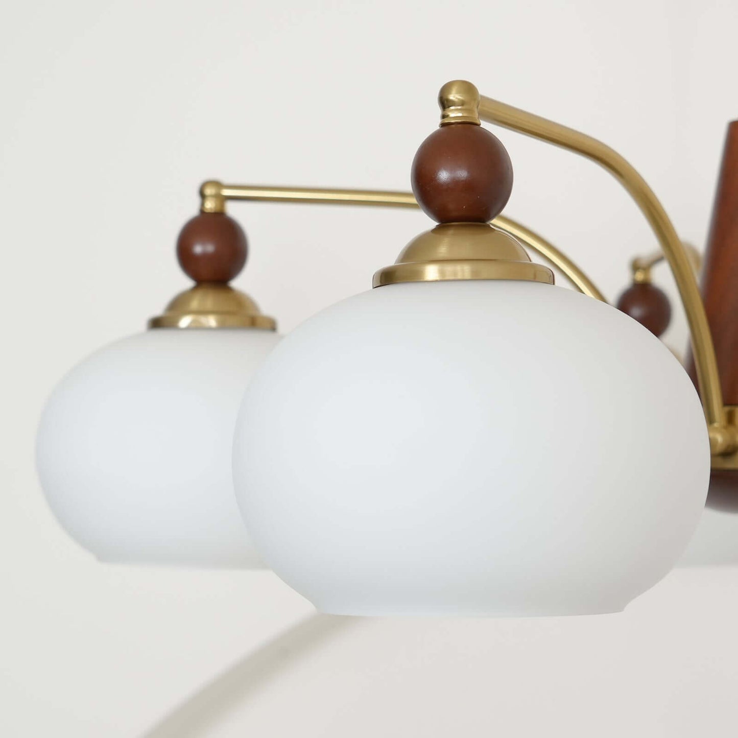 Retro Kronleuchter Holz & Messing