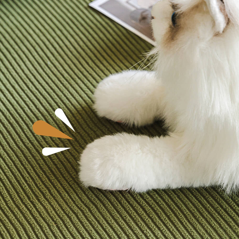 "Elastischer Sofabezug aus kratzfestem Cord mit eleganten vertikalen Streifen, passt zu modernen Wohnzimmern."