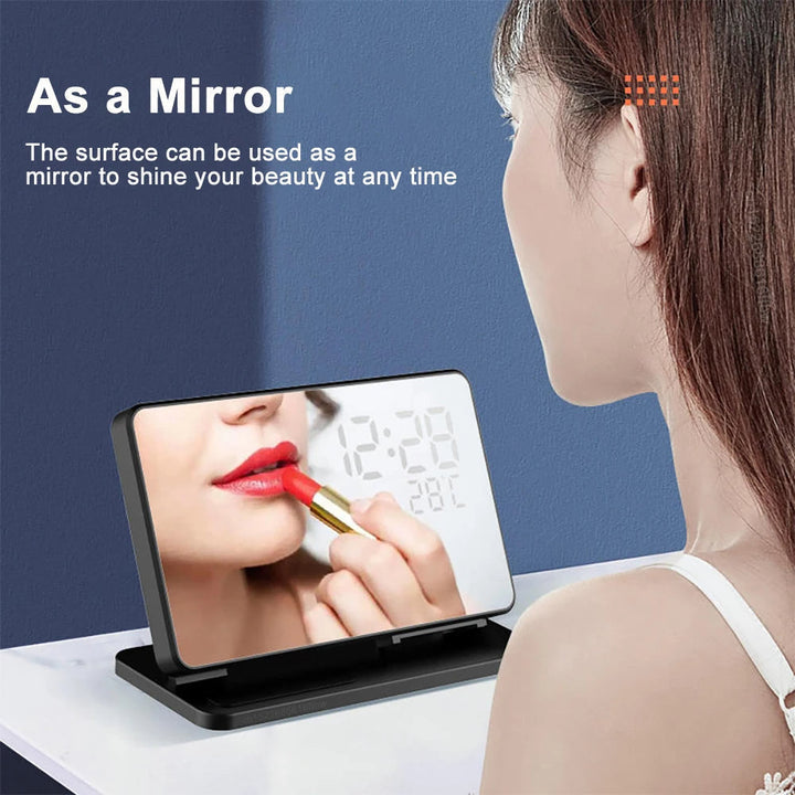 "Elegante 3-in-1 Schnellladestation mit Wecker, ideal für kabelloses Laden von iPhone, Apple Watch & AirPods."