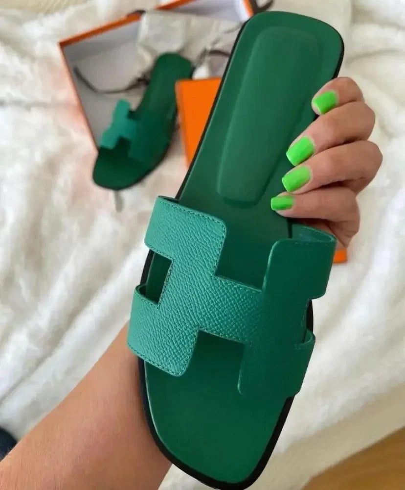 "Elegante H-Profil Leder Sandalen in lebhaften Farben, bequem und modisch, aus hochwertigem Leder gefertigt."