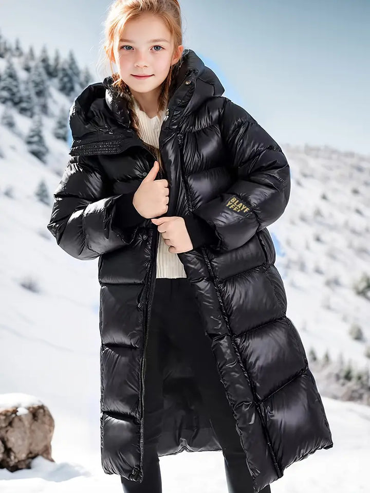 "Eleganter langer Wintermantel für Mädchen in Schwarz mit Kapuze, ideal für kalte Tage. Kinderbekleidung Wintermode"