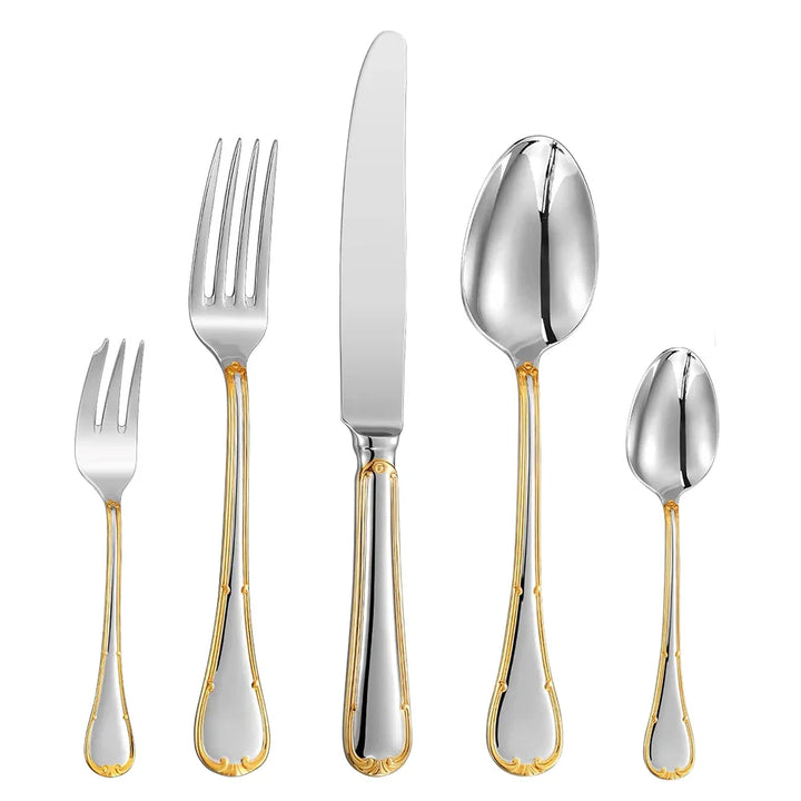 "Elegantes Besteckset aus Edelstahl mit glattem Design, abgerundeten Griffen. Perfekt für stilvolles Essen und Dekoration."