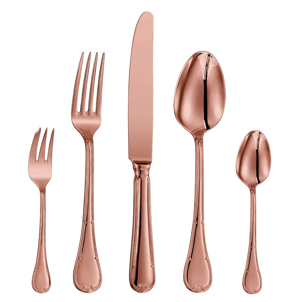 "Elegantes Besteckset aus Edelstahl mit glattem Design, abgerundeten Griffen. Perfekt für stilvolles Essen und Dekoration."