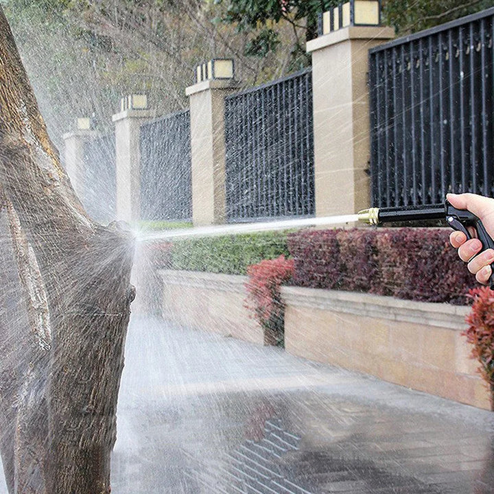 Ergonomische Hochdruck-Wasserpistole aus ABS und Aluminium, kompatibel mit Gartenschläuchen, ideal für vielseitige Reinigung.