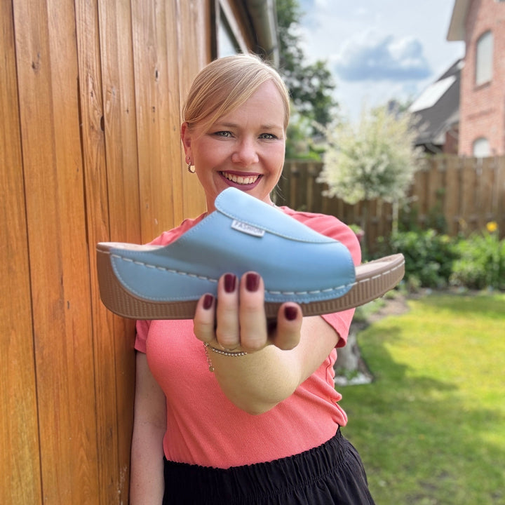 Ergonomische Sandalen mit rutschfester Sohle, ideal zur Schmerzlinderung und für komfortable, gesunde Schritte.