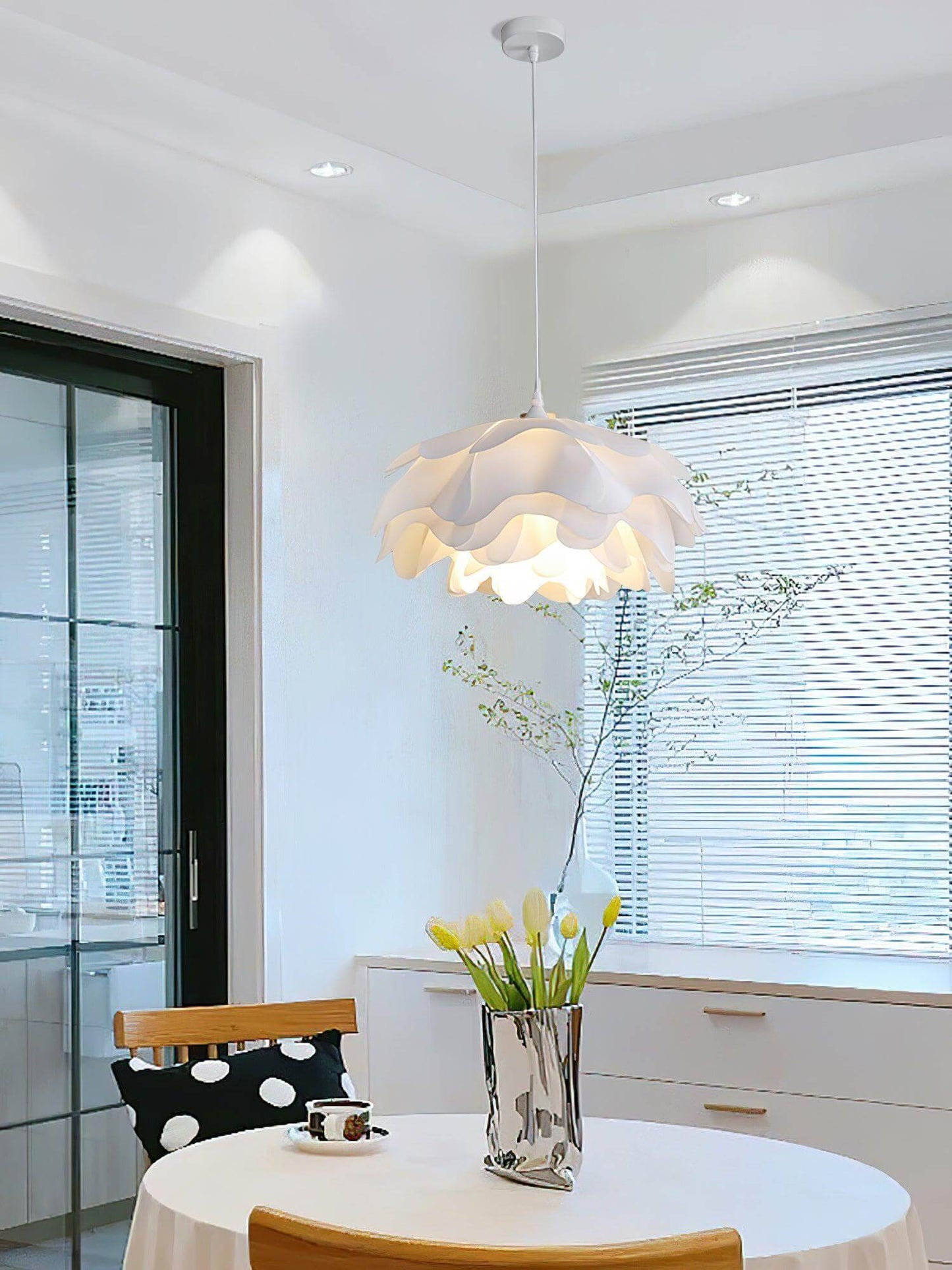 Blumenförmige LED Pendelleuchte Weiß