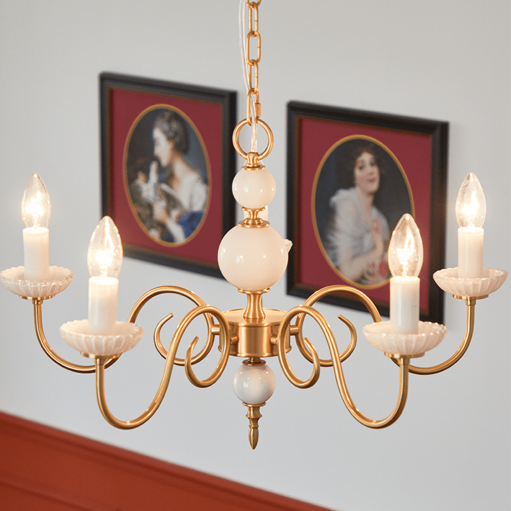 Élégant lustre en verre de couleur crème