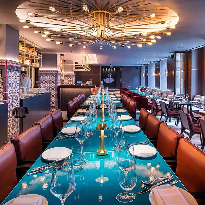 Lampe de table LED moderne à intensité variable - à piles et sans fil