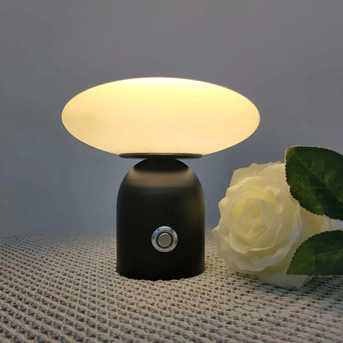 Lampe de table LED scandinave design champignon à piles Nordic