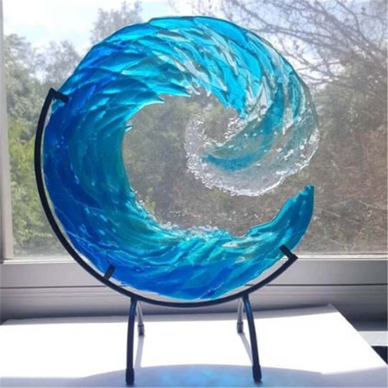 Sculpture en verre représentant une vague océanique décorative