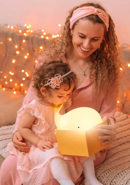 Farbwechsel-Wal-Nachtleuchte aus weichem Silikon, sanftes Licht ideal fürs Kinderzimmer, wiederaufladbar und kabellos.