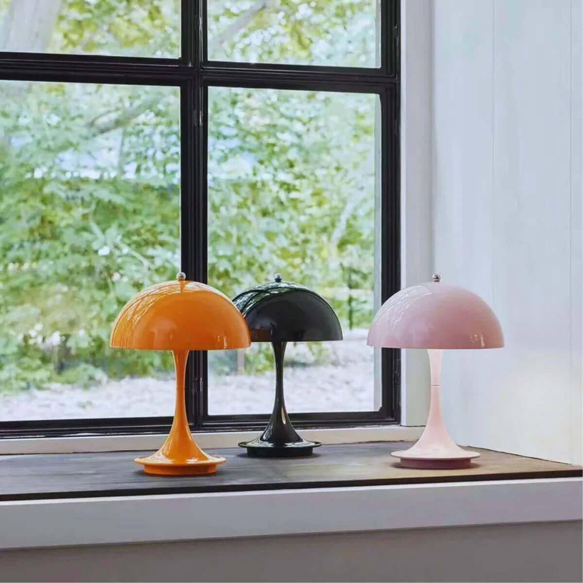 Dimmbare LED Blütenlampe - Kabellos & Modern