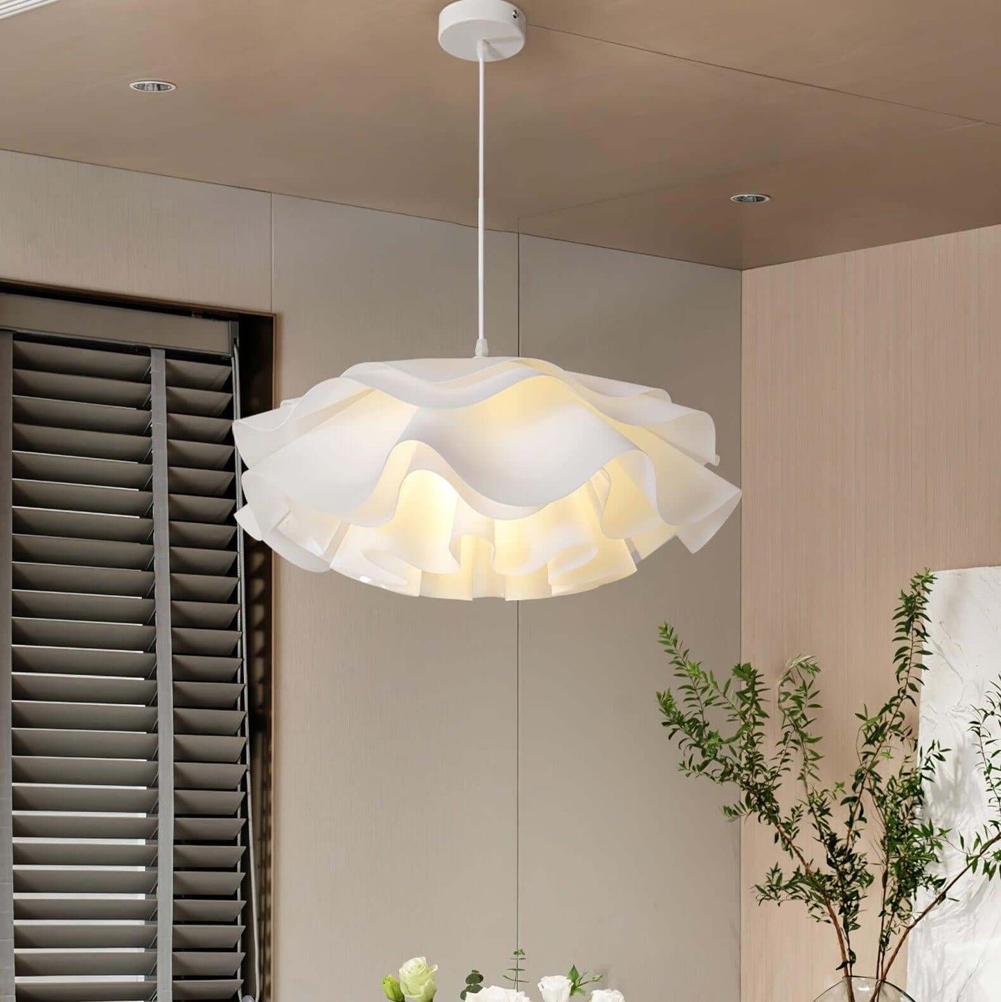 Blumenförmige LED Pendelleuchte Weiß