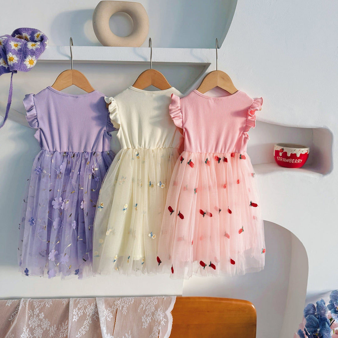 Festliches Tüllkleid für Mädchen mit besticktem Blumenmuster und Rüschen, ideal für Partys oder Hochzeiten.