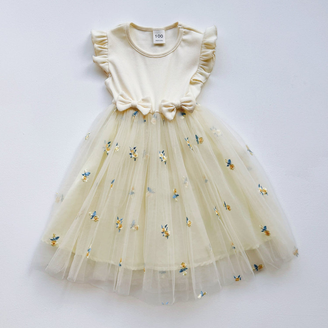 Festliches Tüllkleid für Mädchen mit besticktem Blumenmuster und Rüschen, ideal für Partys oder Hochzeiten.