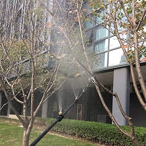 Flexibles Sprühbewässerungssystem, grüner Schlauch mit gleichmäßigen Sprühdüsen, ideal für Gartenfrische an Sommertagen.