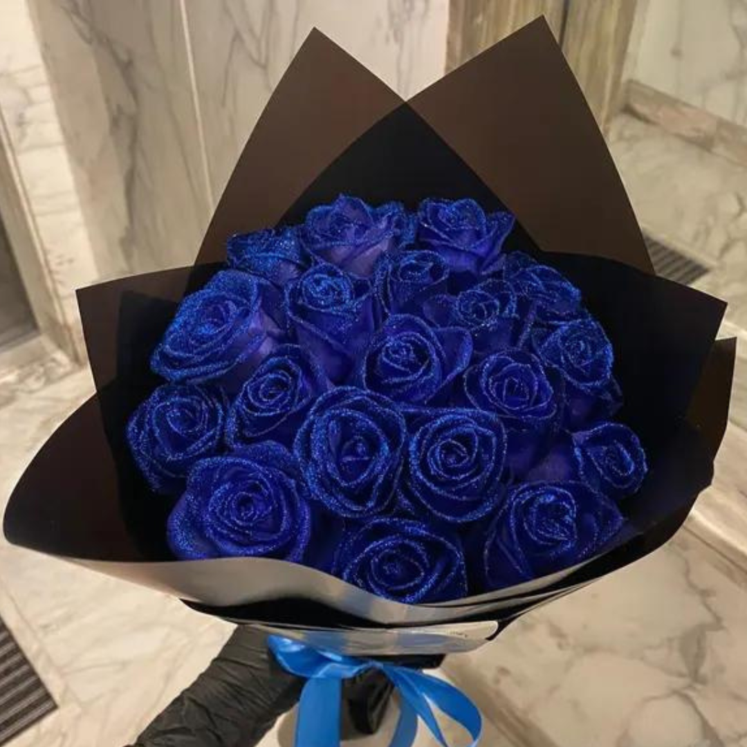 Glitzernde Rosen Deko in Blau und Rot, funkelnde Blumen für luxuriöse Wohnraumgestaltung, ewige Eleganz und Schönheit.