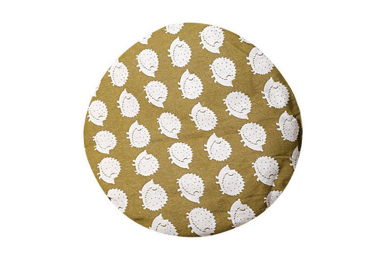 "Handgewebtes ergonomisches Katzenbett aus natürlichem Baumwollseil – stilvoller Schlafplatz, sicher, in Grau gezeigt."