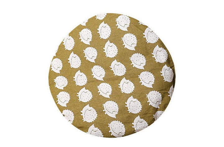 "Handgewebtes ergonomisches Katzenbett aus natürlichem Baumwollseil – stilvoller Schlafplatz, sicher, in Grau gezeigt."