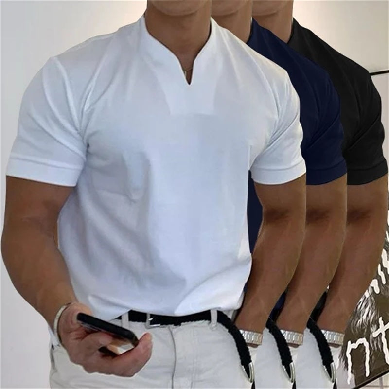 "Herren Fitness T-Shirt, Kurzarm, V-Ausschnitt, in Weiß, perfekt für Sport und Freizeit, Vorderseite mit modernem Look."