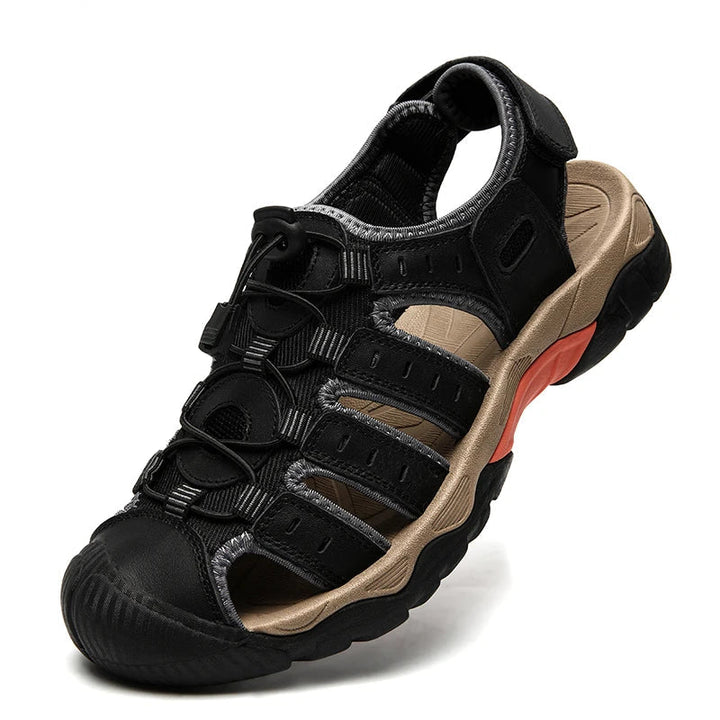 "Herren Outdoor Ledersandalen aus robustem Rindsleder, braun, mit elastischem Verschluss und rutschfester Gummisohle."