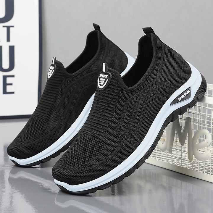 "Herren Slip-On Sneakers, atmungsaktiv, mit flexiblem Strick-Obermaterial für Komfort und sportlichen Look. Perfekt für Allta