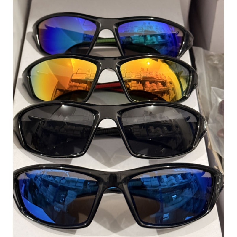 "Herren Sportbrille mit polarisierten Gläsern, UV-Schutz, schlanker Rahmen, ideal für Outdoor-Aktivitäten bei Sonnenschein."