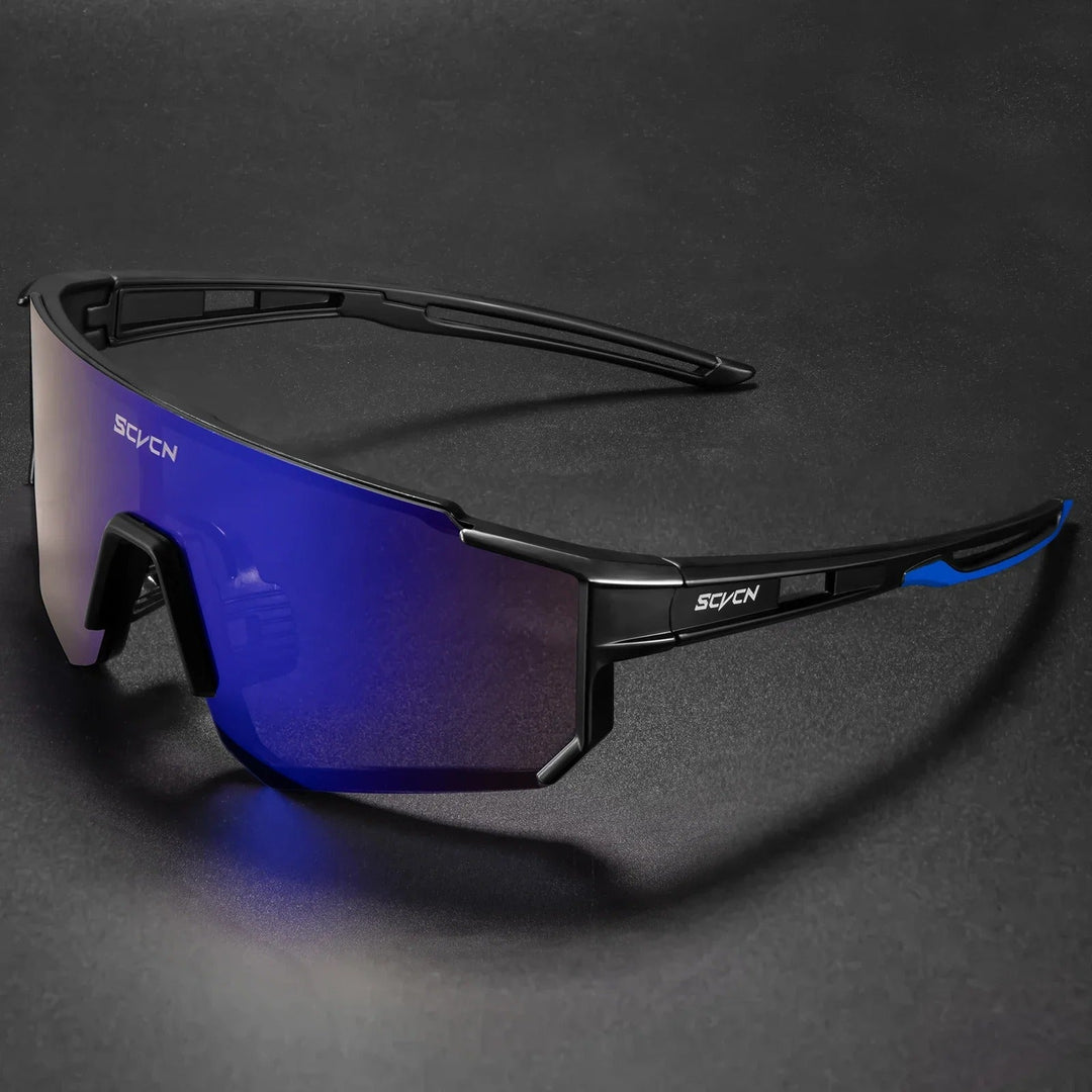 Hochleistungs-Sportsonnenbrille mit UV400 Schutz in frontaler Ansicht, ideal für Outdoor-Aktivitäten.