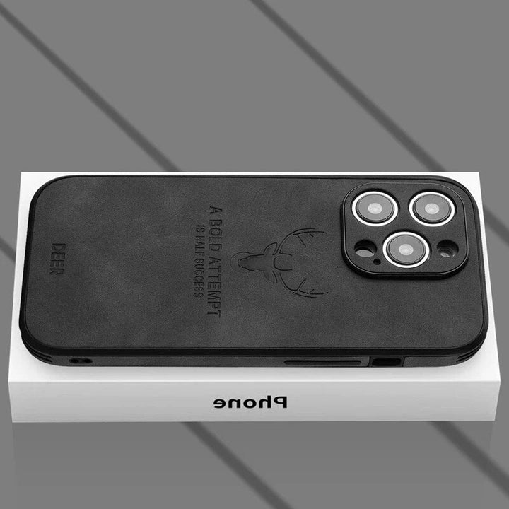 "Hochwertige braune Wildleder-iPhone-Hülle, stoßfest mit Kameraobjektivschutz für optimalen Luxus und Schutz."