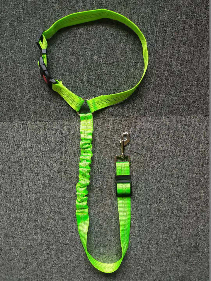 Hunde Auto Sicherheitsgurt, verstellbar, vielseitige Farben, 360-Grad-Karabiner, für sichere und bequeme Autofahrten.