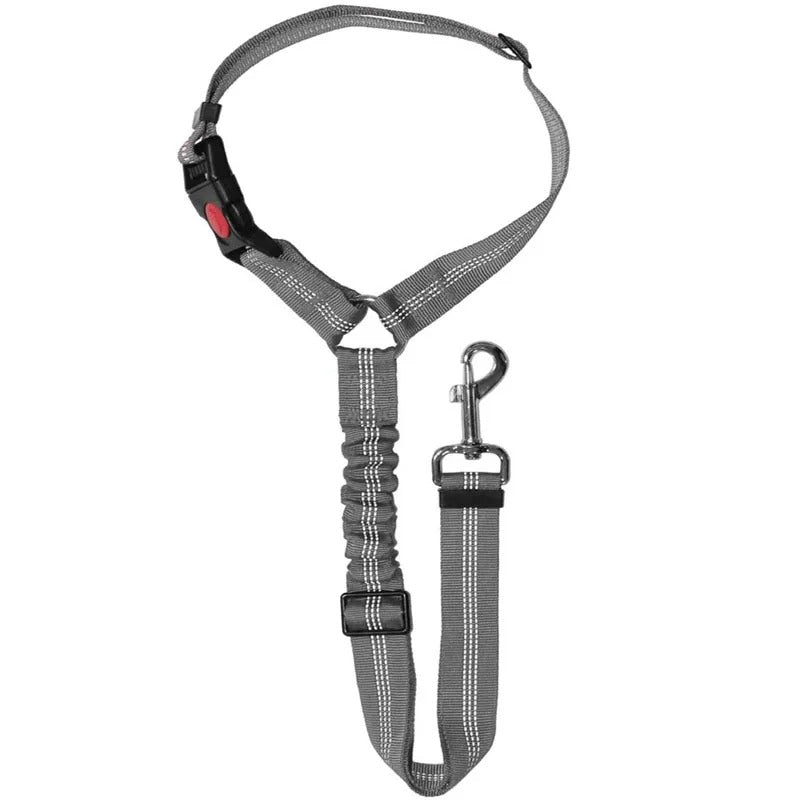"Hunde-Autosicherheitsgurt mit 360° Drehkarabiner in Rot, bietet Sicherheit und Komfort auf jeder Reise."