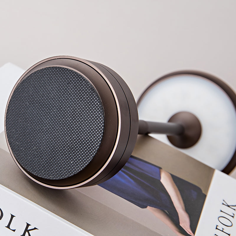 "Kabellose, dimmbare Luxus-LED-Tischlampe aus Aluminium mit modernem Design, ideal für stilvolle Raumbeleuchtung."