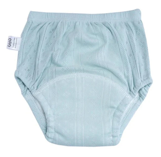 Komfortable, saugfähige Töpfchentraining-Höschen für Kinder in verspieltem Design mit weichem, atmungsaktivem Material.