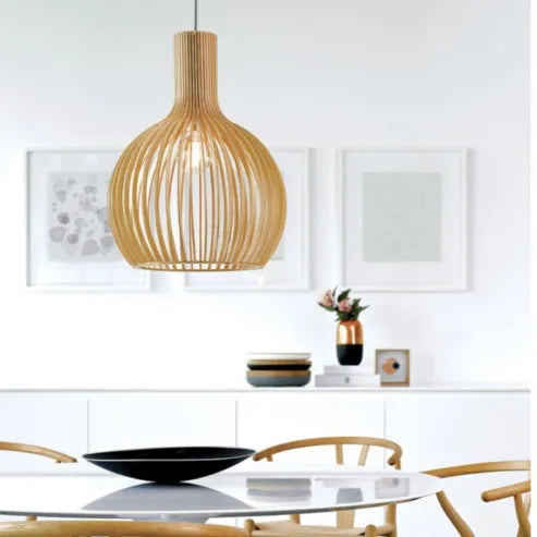 "Kreative nordische Holz-Vogelkäfiglampe, handgefertigt, warmes Licht, ideale Holz-Pendelleuchte für stilvolle Räume."