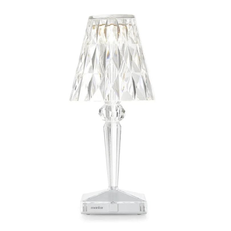 Kristall-Tischlampe mit funkelndem Design, in Silber, verleiht elegantes Ambiente, ideal für moderne und klassische Räume.
