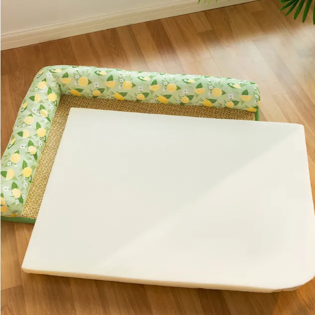 "Kühlmatte mit erhöhtem Rand für Katzen, ideal für Sommerhitze, bietet kühle Liegefläche und Komfort für Haustiere."