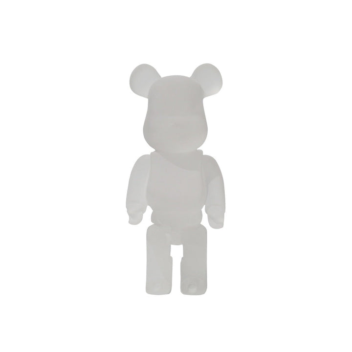 "Lebendige Bearbricks Skulptur mit buntem Design, ideal als stylische Tischdekoration und Sammlerfigur, aus Harz gefertigt."