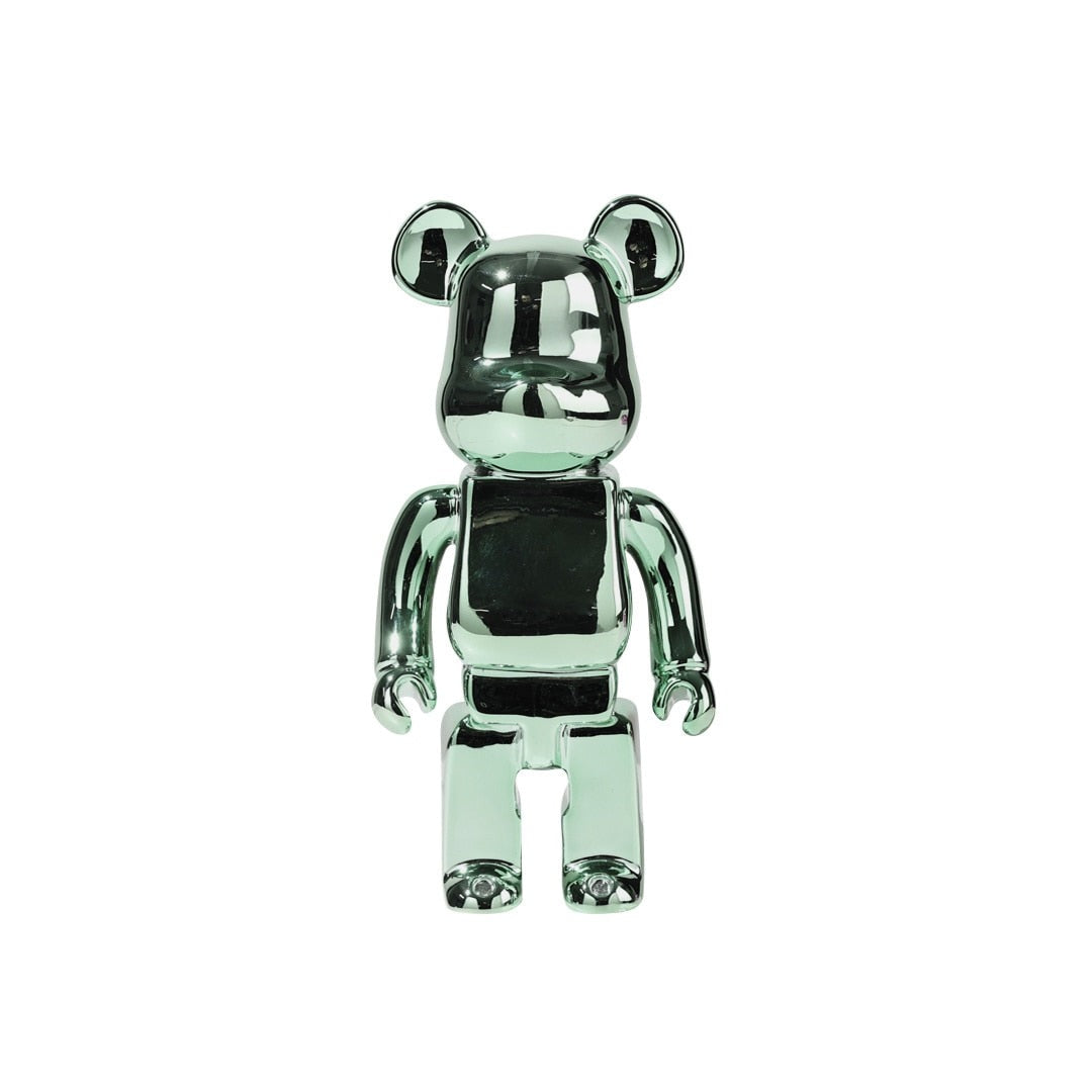 "Lebendige Bearbricks Skulptur mit buntem Design, ideal als stylische Tischdekoration und Sammlerfigur, aus Harz gefertigt."