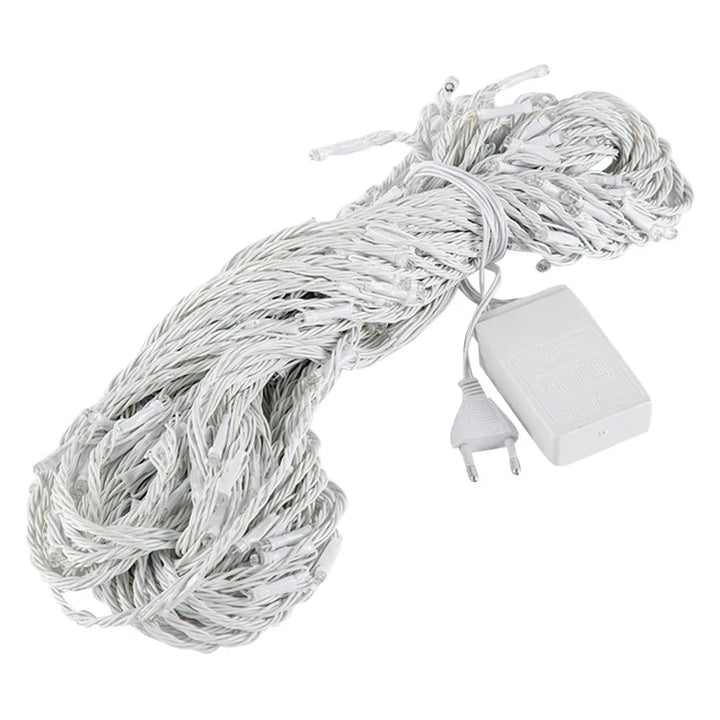 "LED Lichtervorhang mit Farbwechsel, für Fenster und Wände, schafft magisches Ambiente mit sanften farbigen Lichteffekten."