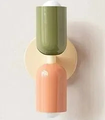 Leistungsstarker TwinGlow LED Doppelscheinwerfer mit robustem Eisenkörper, ideal für weite Außenbereiche.