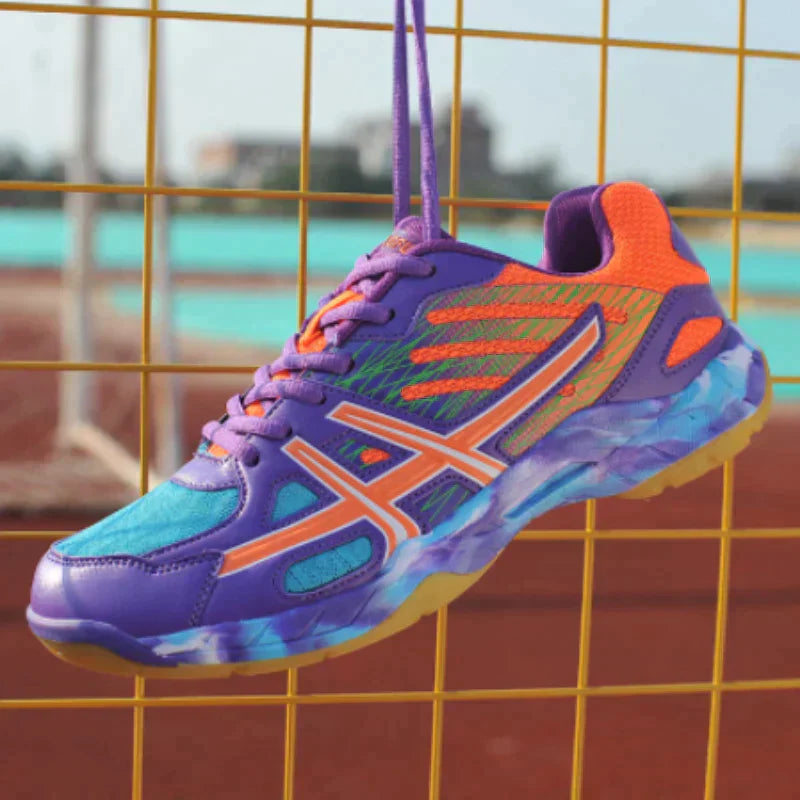 "Lila, leichte Sportschuhe, atmungsaktiv, hoher Komfort, elegantes Design für Sport und Alltag, vielseitige Nutzung."