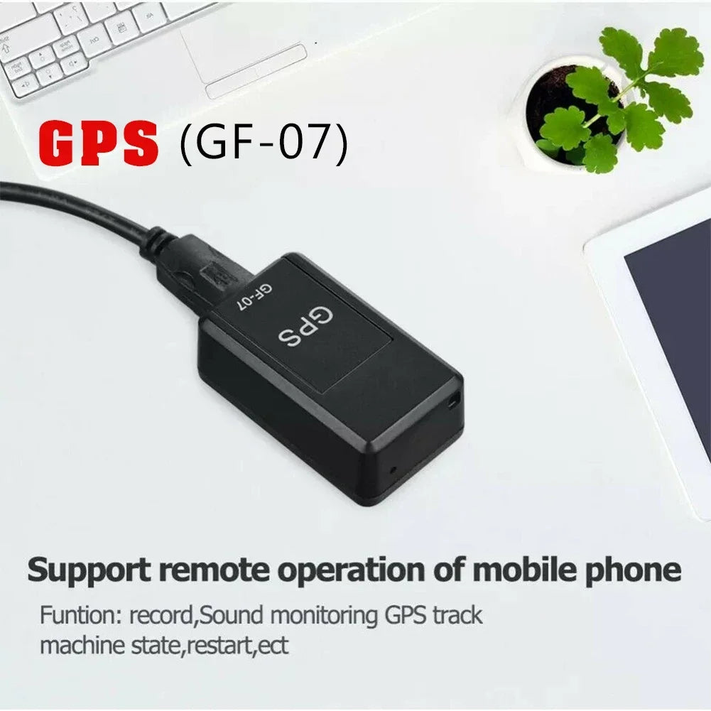 Magnetischer Mini GPS-Tracker, kompakt, schwarz, zur diskreten Ortung. Starker Magnet, einfache Installation, kein Abo nötig.