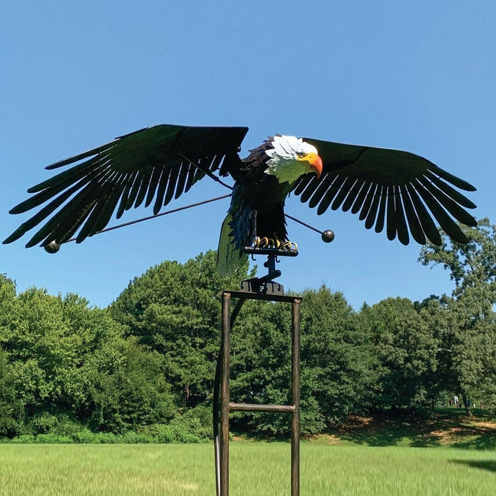 "Metallvogel Deko für Garten: Adler mit beweglichen Flügeln, kunstvoll gestaltet, wetterbeständig für magischen Outdoor-Touch